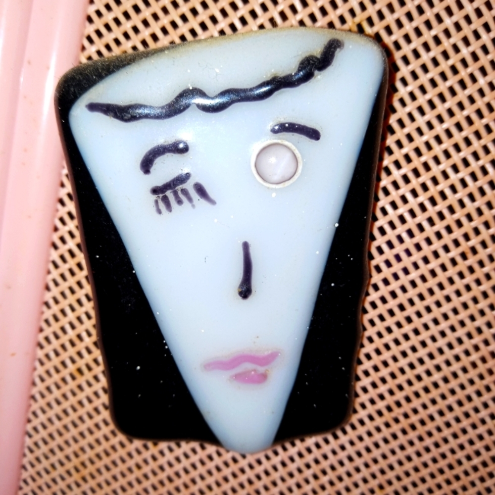 RETRO VINTAGE GLASS PIN FROM PARIS